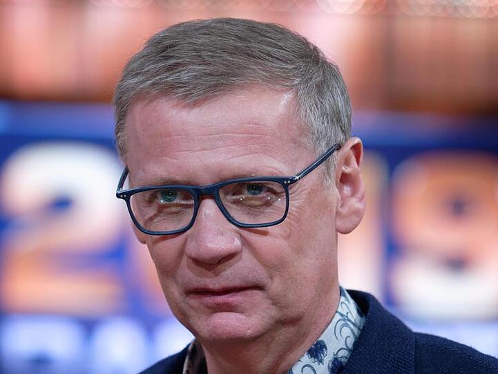 Journalist, Moderator, Produzent - und Hauswart: die Professionen des Günther Jauch.