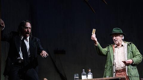 "Gschichtn vom Brandner Kaspar" in einer Neufassung des Dramatikers Franz Xaver Kroetz hat am Münchner Residenztheater seine Uraufführung gefeiert, mit Günther Maria Halmer (r.) und Florian von Manteuffel.