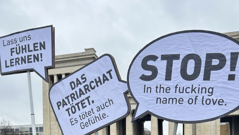 Agnes L. und Oliver G. zeigen Solidarität mit Collien Fernandes und allen anderen Frauen, die zu Gewaltopfern – digital oder analog – geworden sind. Agnes L. und Oliver G. zeigen Solidarität mit Collien Fernandes und allen anderen Frauen, die zu Gewaltopfern – digital oder analog – geworden sind.