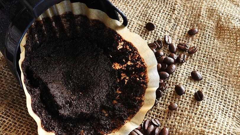 Kaffeesatz muss nicht im Müll landen. Kaffeesatz muss nicht im Müll landen.