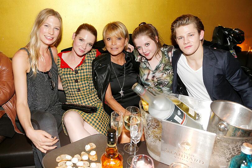 Sarah Brandner, Karoline Herfurth, Uschi Glas, Jella Haase, Max von der Groeben.