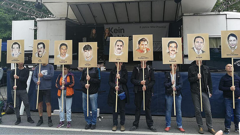 Auftakt der "Kein Schlussstrich"-Kundgebung: Die Namen der NSU-Opfer werden verlesen.