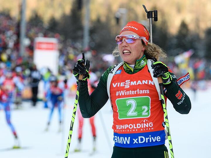 In ihrem ersten Massenstart-Rennen der Saison hofft Laura Dahlmeier auf eine weitere Leistungssteigerung.