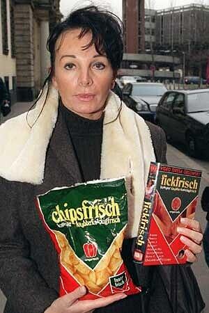 Teresa Orlowski war in den 1980ern einer der ersten großen deutschen Pornostars. Nach ihrer aktiven Karriere ging es jedoch steil bergab. 1999 etwa wurde Orlowskis mittlerweile bankrotte Produktionsfirma von einem Chips-Hersteller verklagt.