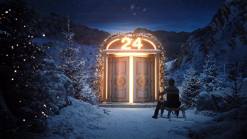 Elyas M'Barek reist in der neuen Sky-Weihnachtskampagne durch einen riesigen Adventskalender.