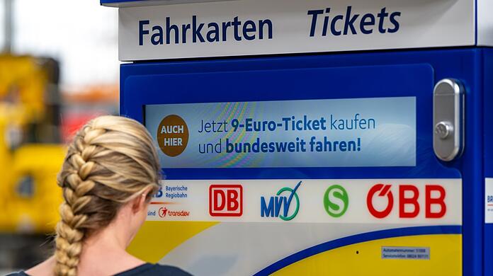 Das 9-Euro-Ticket ist bei Bahnfahrern sehr beliebt.