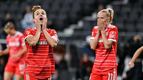 Hoffnung und Unglauben: Der Saisonstart verlief für die Bayernfrauen um Kapitänin Lina Magull (l.) und Lea Schüller eher mau.