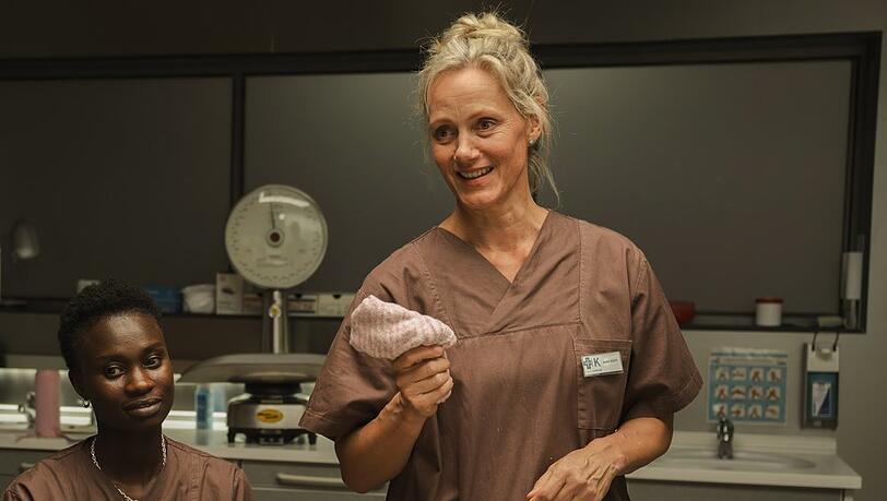 Anna Schudt schlüpft für die Fortsetzung der ZDF-Serie "Push" erneut in die Rolle der Hebamme Anna Koch. Anna Schudt schlüpft für die Fortsetzung der ZDF-Serie "Push" erneut in die Rolle der Hebamme Anna Koch.