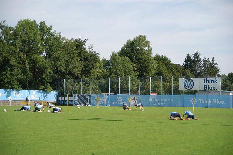 Die Bilder vom Freitagstraining der Löwen.