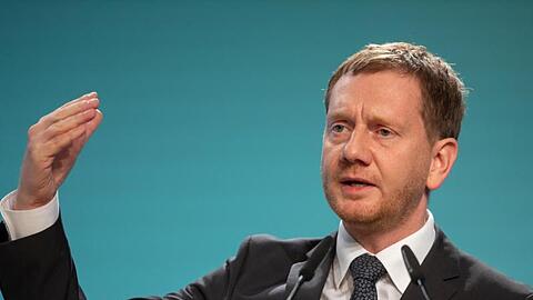 Der sächsische Ministerpräsident Michael Kretschmer (CDU) will eine Kenia-Koalition mit Grünen und SPD bilden..