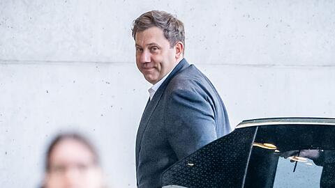 Die Ministerien sollen Finanzminister Klingbeil Sparkonzepte vorlegen.