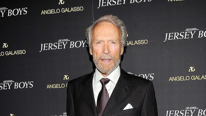 Clint Eastwood scheint sich neu verliebt zu haben Clint Eastwood scheint sich neu verliebt zu haben