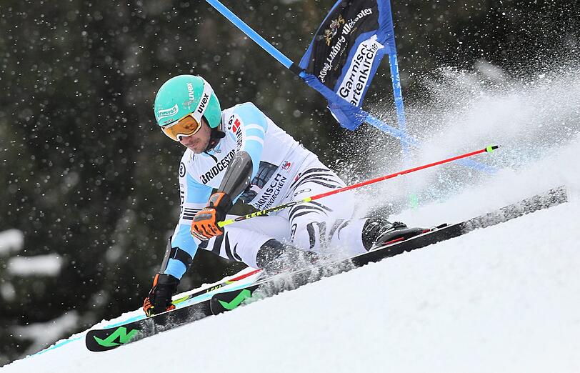 Nach einem starken zweiten Durchgang landete Felix Neureuther beim Riesenslalom in Garmisch-Partenkirchen auf Platz zwei.
