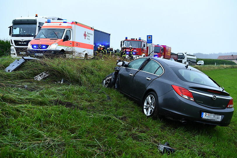 Schwerer Verkehrsunfall auf der B304 nahe Traunreut