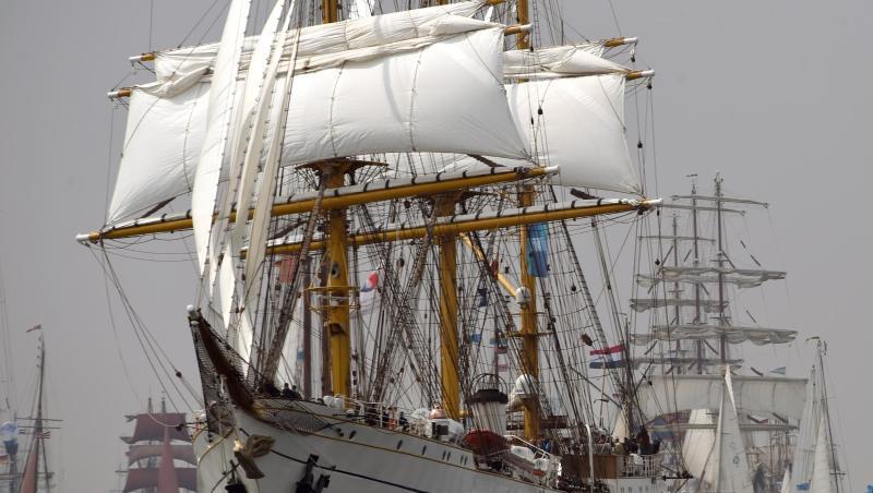 Die "Gorch Fock" wird seit 2016 überholt. Ursprünglich mit zehn Millionen Euro veranschlagt, werden die Kosten mittlerweile auf 135 Millionen Euro beziffert. Die "Gorch Fock" wird seit 2016 überholt. Ursprünglich mit zehn Millionen Euro veranschlagt, werden die Kosten mittlerweile auf 135 Millionen Euro beziffert.