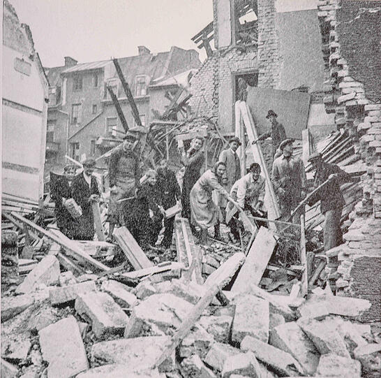 So sah es an der alten Werkstatt im Glockenbachviertel nach einem Bombenangriff aus.