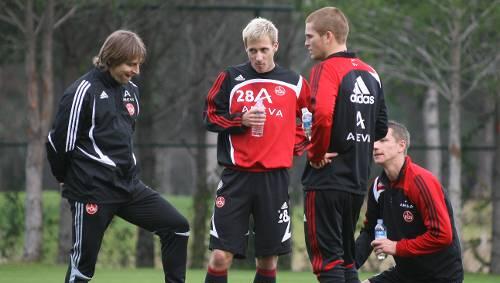 Auf der Suche nach dem Rhythmus: Club-Trainer Michael Oenning (l.) und seine Profis in der Türkei. Auf der Suche nach dem Rhythmus: Club-Trainer Michael Oenning (l.) und seine Profis in der Türkei.