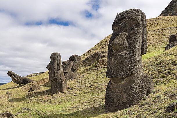 Die Osterinsel ist in erster Linie f&uuml;r seine fast 900 Moai ber&uuml;hmt.