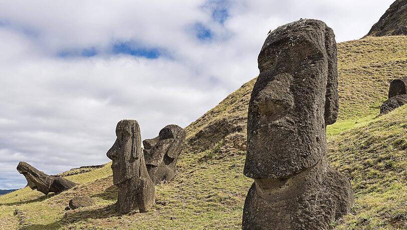Die Osterinsel ist in erster Linie f&uuml;r seine fast 900 Moai ber&uuml;hmt.