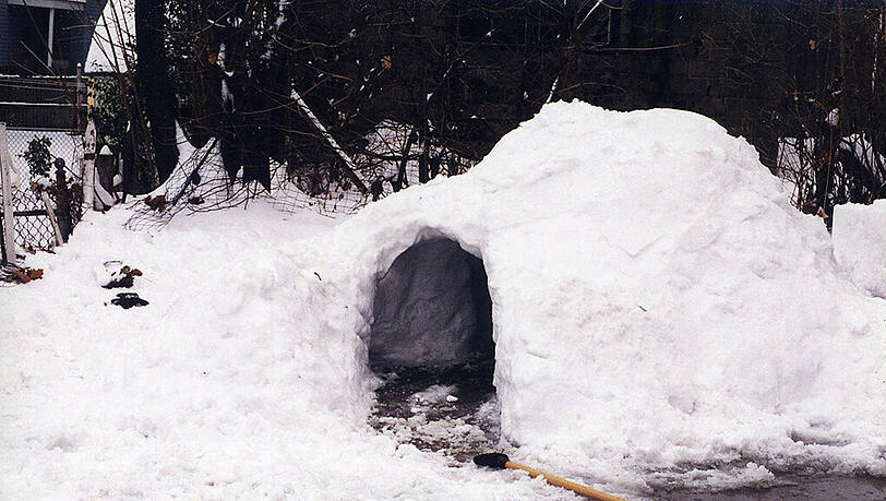 Außergewöhnlicher Spaß im Schnee: Iglu bauen. Außergewöhnlicher Spaß im Schnee: Iglu bauen.