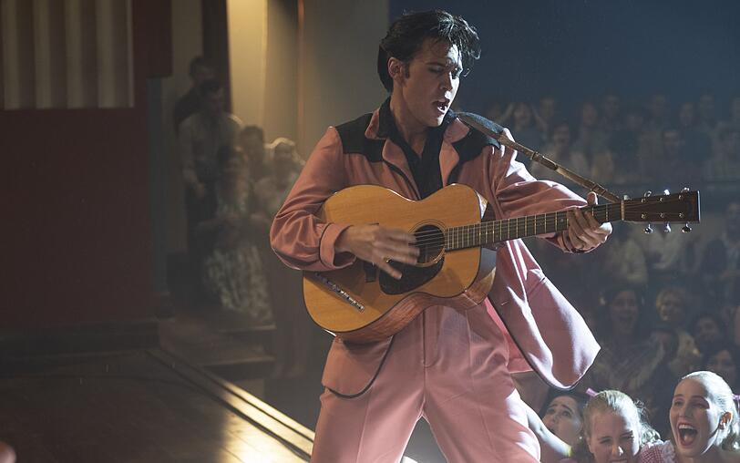 Ein Hochglanz-Biopic &uuml;ber den "King of Rock'n'Roll" mit Austin Butler (Bild) als Hauptdarsteller: Priscilla Presley, die fr&uuml;here Ehefrau von Elvis, beurteilte seine  Leistung in "Elvis" (2022)als "herausragend".