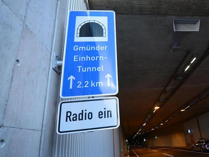 Blick in den Einhorn-Tunnel, an dem Lastwagenfahrer in Schwäbisch Gmünd monatelang zu Unrecht geblitzt wurden.