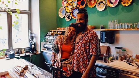 Samira Ammann und ihr Freund Lucky Singh fühlen sich jetzt schon sehr wohl in ihrem neuen Café.