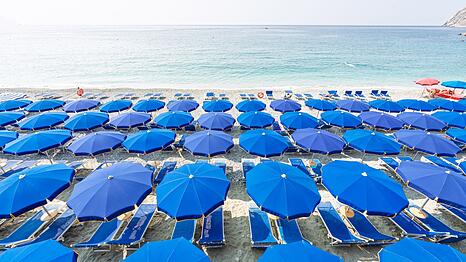 Italienische Beh&ouml;rden wollen die Anzahl privater Strandb&auml;der drastisch reduzieren.