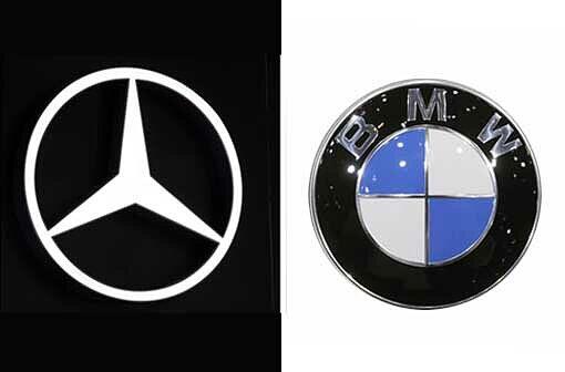 Duell "Autos": Bayern und Baden-Württemberg sind beides Autoländer. Die Premiummarken: BMW und Mercedes. Bei aller gesunden Rivalität entstanden auch die ein oder anderen Witzchen. BMW: Bei Mercedes Weggeschmissen - vermutlich ein gängiger Witz bei Mercedes-Fans. Bei Mercedes bot vor allem die A-Klasse Angriffsfläche für flache Späßchen: "Mercedes will die neue A Klasse jetzt tieferlegen. - Dann kann man in Zukunft unter einem Elch hindurchfahren." Zwischenstand: Witze hin und her. Bei der Qualität der Autos punkten beide. Klassisches Unentschieden: 5:3