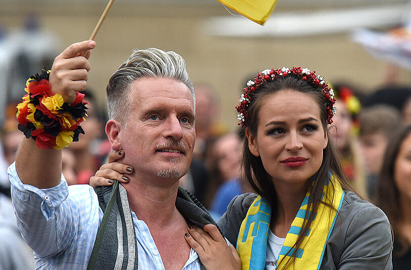 Es gibt nicht nur das hässliche Fan-Gesicht dieser Euro 2016. Sondern auch das schöne und kuriose. Sehen Sie hier die Bilder in unserer Galerie.
