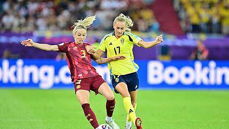 Kandidatin für die Startelf gegen Frankreich: Verteidigerin Kathrin Hendrich (l.).