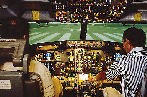 Pilotenausbildung im Flugsimulator, Foto: Pro Toura