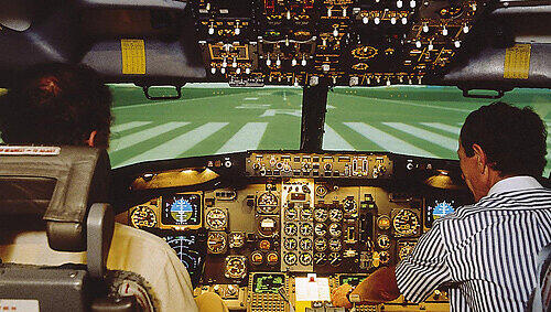 Pilotenausbildung im Flugsimulator, Foto: Pro Toura Pilotenausbildung im Flugsimulator, Foto: Pro Toura