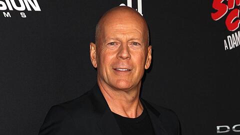 Bruce Willis hat auf Instagram das Tanzbein geschwungen.