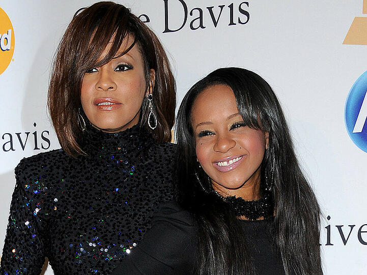 Dieses Bild entstand ziemlich genau ein Jahr vor dem Tod der Sängerin: Whitney Houston (li.) mit ihrer Tochter Bobbi Kristina Brown