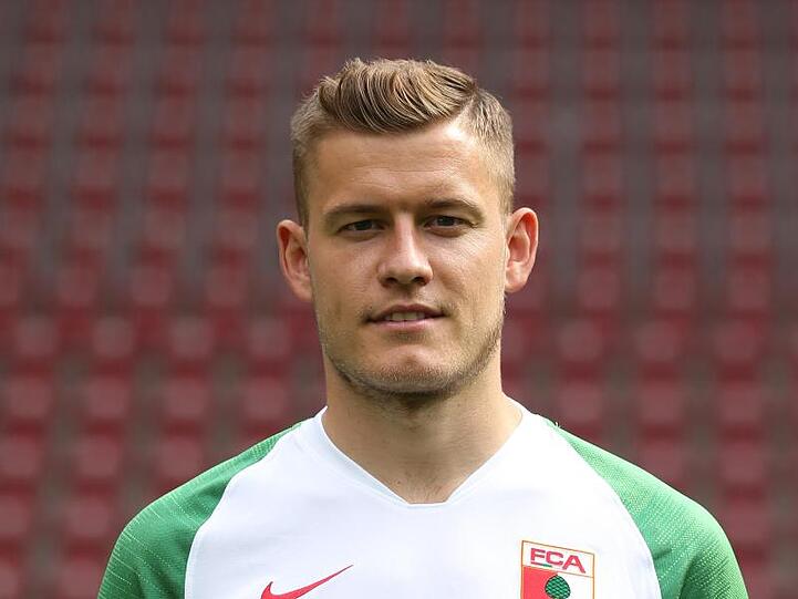 Augsburgs Spieler Alfred Finnbogason bei einem Termin. Foto: Karl-Josef Hildenbrand/Archiv
