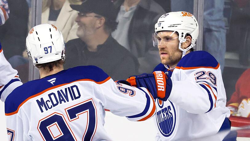 NHL-Superstar feiert Olympia-Premiere: Leon Draisaitl (r). (Archivbild)