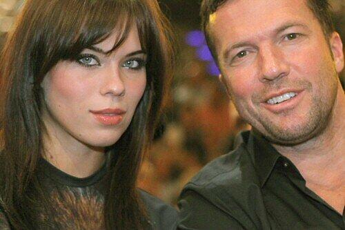 &bdquo;Wir fliegen nicht nach Argentinien, um gleich zu unterschreiben&ldquo;: Rekordnationalspieler Lothar Matthäus (48) mit seiner vierten Ehefrau Liliana (22).