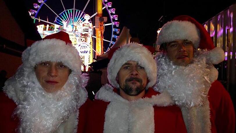 Treiben als Weihnachtsmänner ihr Unwesen: Matthias Schweighöfer, Klaas und Joko (v.li.) Treiben als Weihnachtsmänner ihr Unwesen: Matthias Schweighöfer, Klaas und Joko (v.li.)