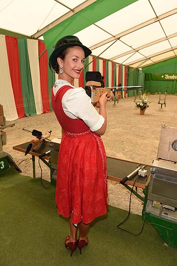 Lara Joy Körner