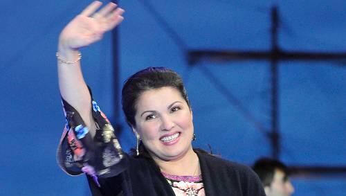 Mütterliches Charisma: Anna Netrebko. Mütterliches Charisma: Anna Netrebko.