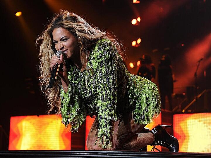 Beyoncé auf der Bühne in Aktion