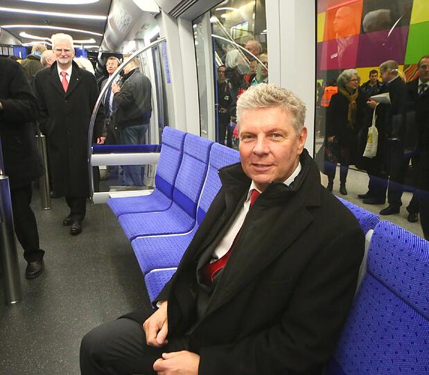 Wer nimmt neben dem neuen OB Dieter Reiter Platz? Er sucht zwei Bürgermeister und eine Stadratsmehrheit.