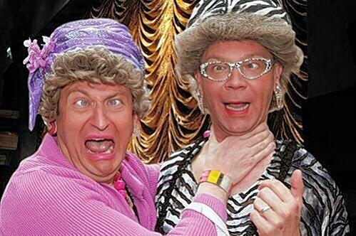 Operette sich, wer kann: Volker Heißmann und Martin Rassau treten in der neuen &bdquo;Fledermaus&ldquo; auf &ndash; aber nicht als Witwen.
