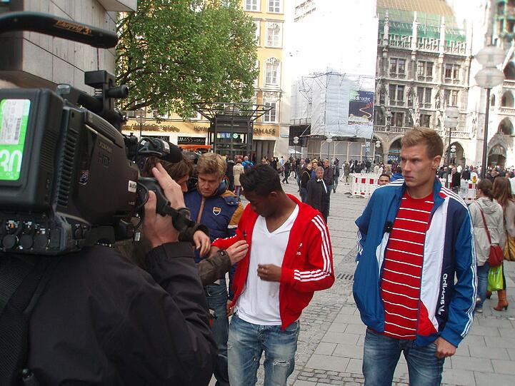 David Alaba und Holger Badstuber machen bei einem Videodreh München unsicher.