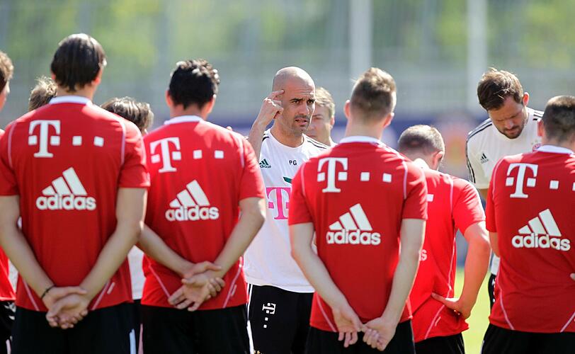 Pep Guardiola, der neue Coach des FC Bayern, lässt in Riva vermehrt nicht-öffentlich trainieren. Und will künftig auch in München an der Säbener Straße seine Ruhe haben. Foto: Rauchensteiner