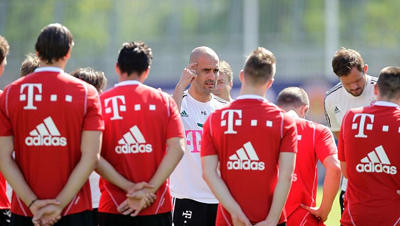 Pep Guardiola, der neue Coach des FC Bayern, lässt in Riva vermehrt nicht-öffentlich trainieren. Und will künftig auch in München an der Säbener Straße seine Ruhe haben. Foto: Rauchensteiner Pep Guardiola, der neue Coach des FC Bayern, lässt in Riva vermehrt nicht-öffentlich trainieren. Und will künftig auch in München an der Säbener Straße seine Ruhe haben. Foto: Rauchensteiner