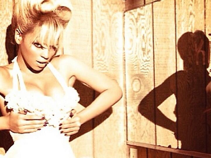Beyoncé präsentiert sich sexy