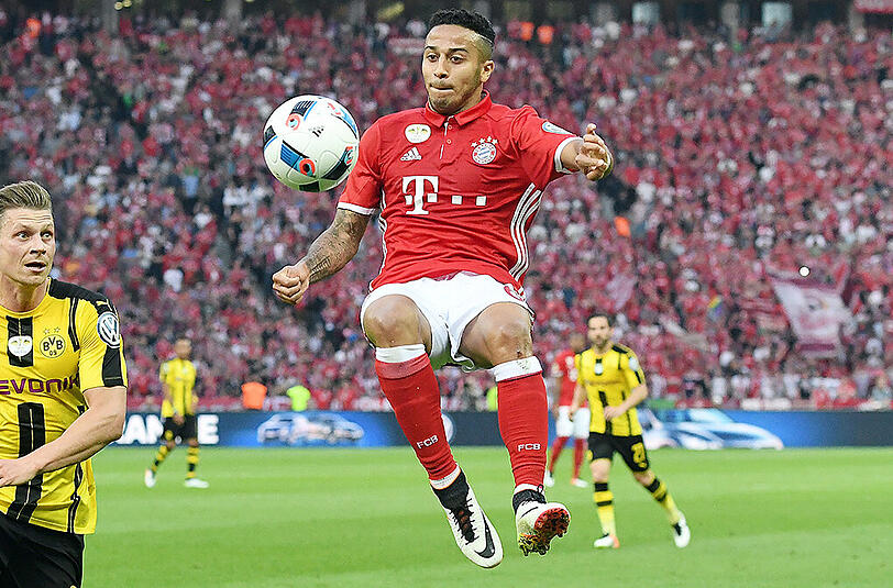 Thiago, Note 4: Zunächst unauffällig - das kennt man (leider) vom Spanier in dieser Saison. Steigerte sich, zeigte ein paar sinnvolle Seitenverlagerungen. Aber der große Thiago-Tag war es nicht. Und das, obwohl ihm sein Förderer Pep einen Startelfeinsatz geschenkt hatte. Alonso musste dafür auf die Bank.