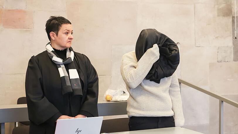 Später entschuldigt sich die Angeklagte bei der Mutter des 15-Jährigen. Diese nimmt die Entschuldigung aber nicht an. Später entschuldigt sich die Angeklagte bei der Mutter des 15-Jährigen. Diese nimmt die Entschuldigung aber nicht an.